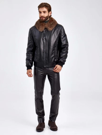 Утепленная мужская кожаная куртка бомбер с воротником из меха енота 532, черная, размер 50, артикул 29640-1