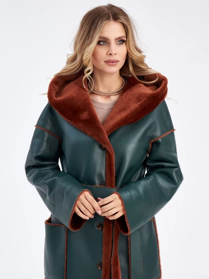 Длинное оверсайз пальто из меховой овчины с капюшоном для женщин премиум класса 2008н, зеленое, размер 42, артикул 63890-2