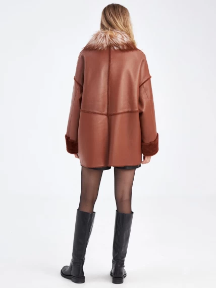 Женская куртка оверсайз из натуральной овчины с воротником из меха лисицы премиум класса 2042, виски, размер 44, артикул 63510-6