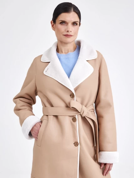 Классическое пальто из натуральной овчины с поясом премиум класса для женщин 2009, бежевое, размер 46, артикул 63740-2