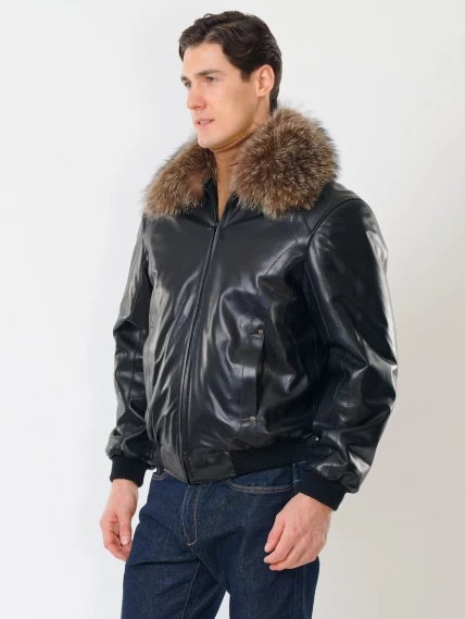 Мужская утепленная кожаная куртка бомбер на резинке с енотовым воротником Мауро-зима, черная, размер 52, артикул 40320-5