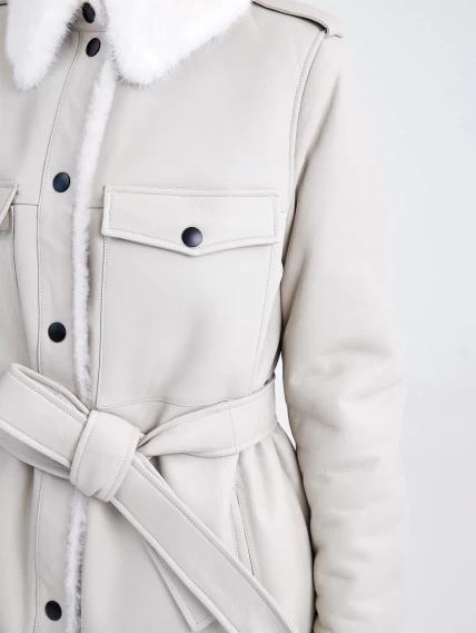 Женское пальто рубашка с воротником из меха норки премиум класса 2016, белая, размер 48, артикул 63630-3