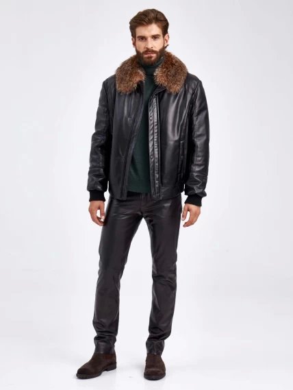 Утепленная мужская кожаная куртка бомбер с воротником из меха енота 532, черная, размер 50, артикул 29640-5
