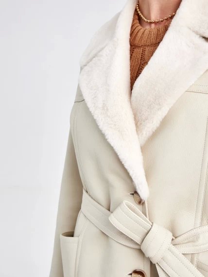 Женская куртка пиджак из меховой овчины с поясом премиум класса 2011, белая, размер 48, артикул 63600-5