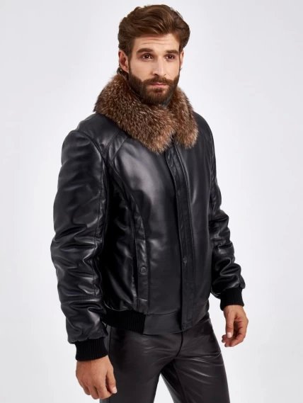 Утепленная мужская кожаная куртка бомбер с воротником из меха енота 532, черная, размер 50, артикул 29640-3