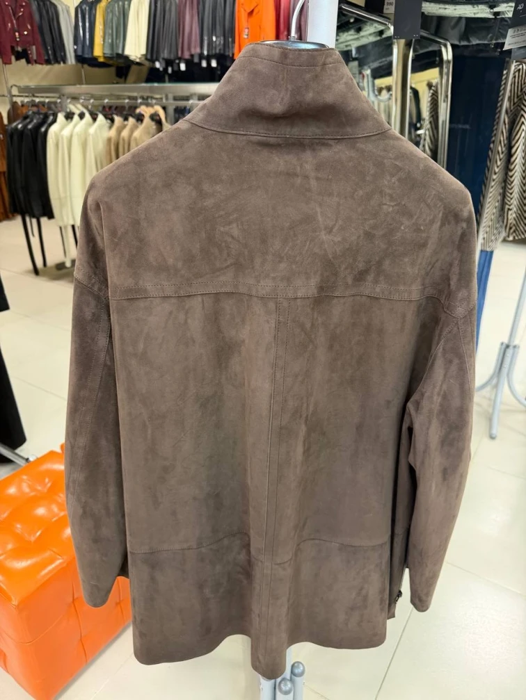 Короткая замшевая женская куртка премиум класса 3090з, коричневая, размер 48, артикул 92450-1