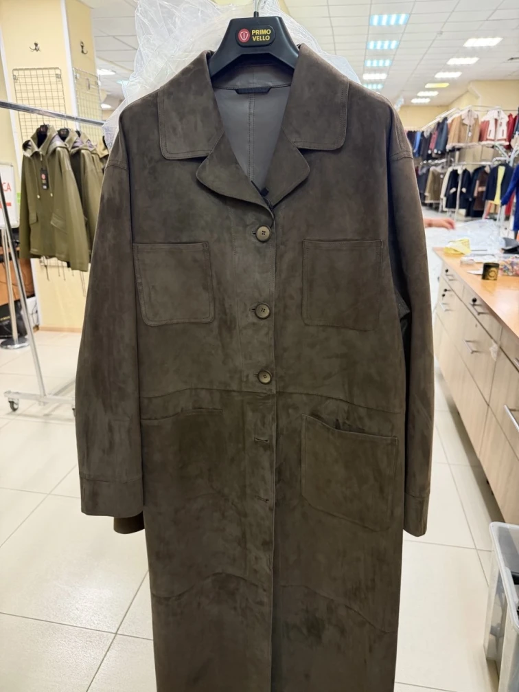 Коричневый женский замшевый плащ премиум класса 3113з, размер 46, артикул 92390-0