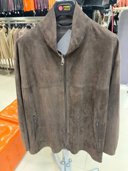 Короткая замшевая женская куртка премиум класса 3090з, коричневая, размер 48, артикул 92450-0