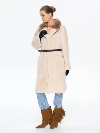 Женская дубленка свободного кроя с куницей 2070-1