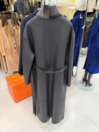 Коричневая длинная женская дубленка 2071-1