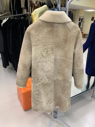 Бежевая женская дубленка косуха 2069-1