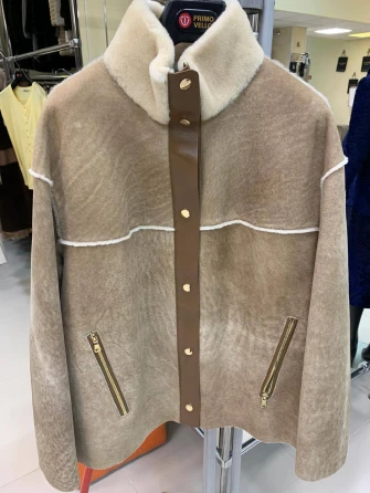 Короткая женская дубленка 2074-0